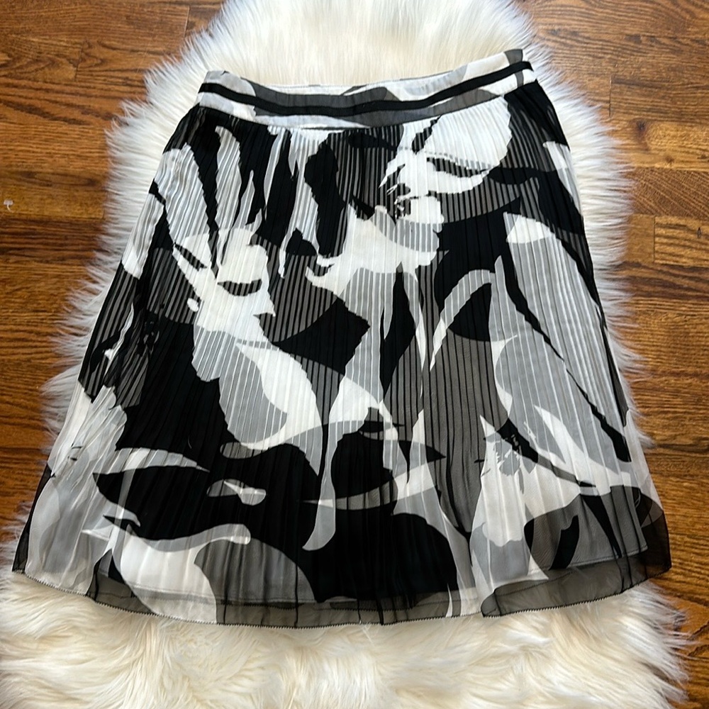 WHBM Black & White Floral Chiffon Skirt with Knife Pleats